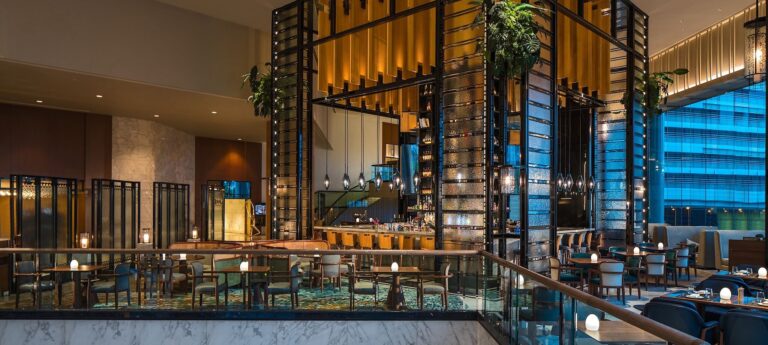 mirage bar restaurant 768x345