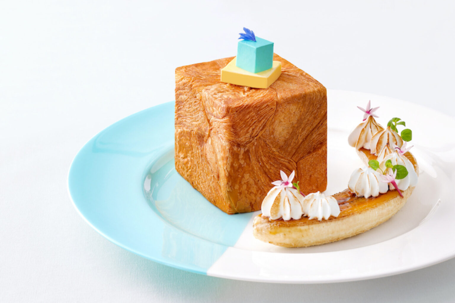WATCH NOW: Breakfast at The Tiffany Blue Box Cafe Foodie and , Hong Kong