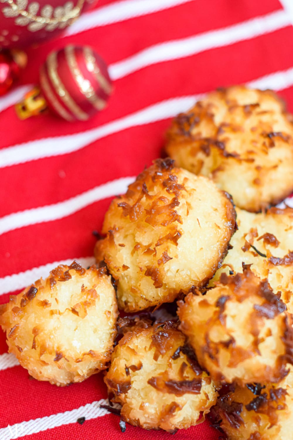 Coconut custard macaroons