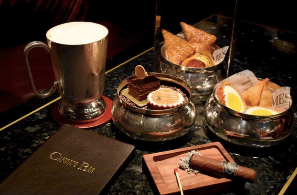 Captain’s Bar Hong Kong