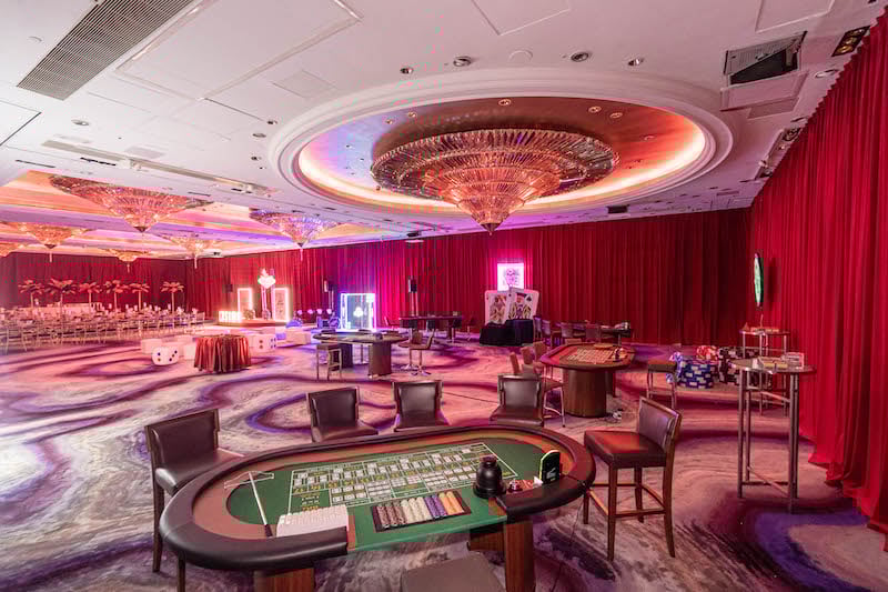 The best restaurants to wine, dine, & party at on New Year's Eve in Hong Kong


