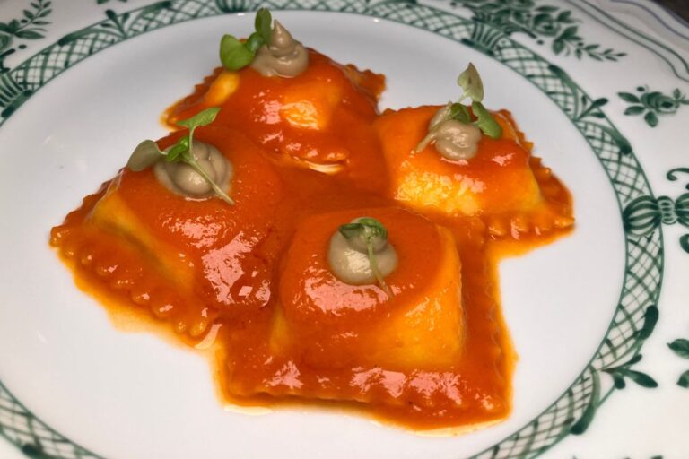 Sophia-Loren-Hong-Kong-review