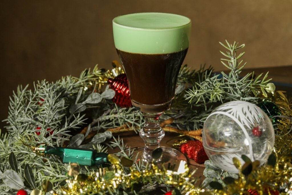 The best Christmas cocktails to drink in Hong Kong this festive season 3 best Christmas cocktails Hong Kong 2024