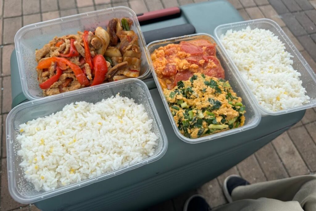 two-dish rice detriment positive Hong Kong's restaurant scene lunchtime meal