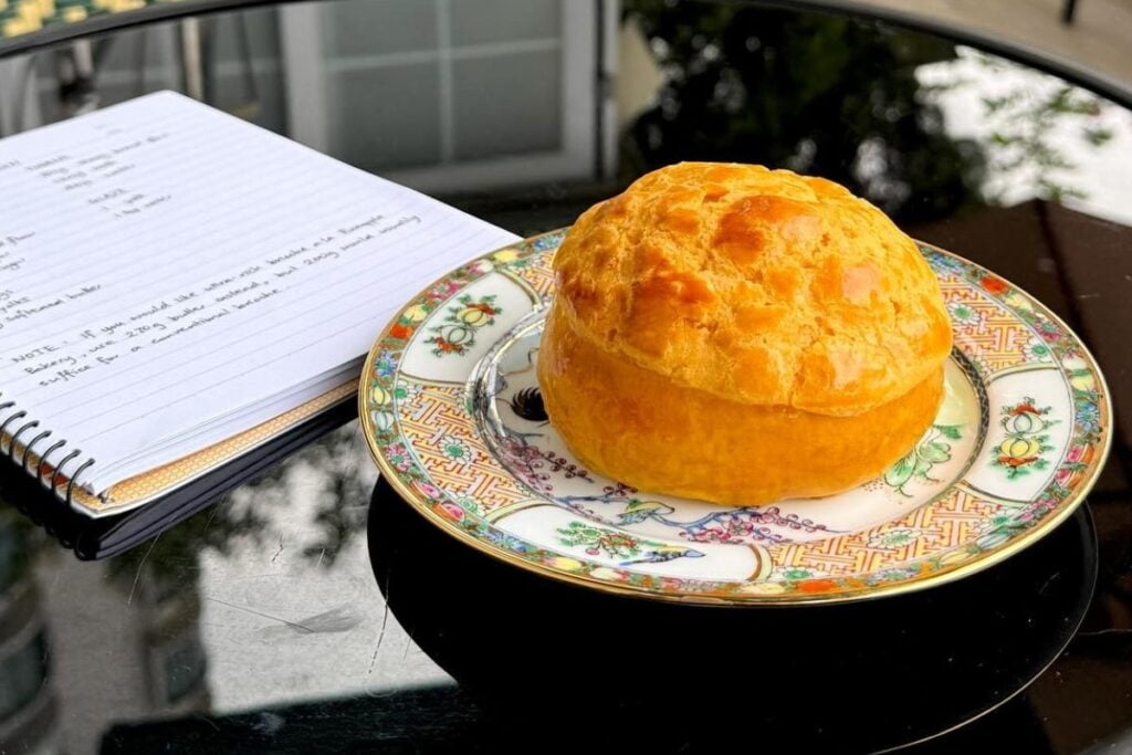 best pineapple buns in Hong Kong Pineapple Bakery