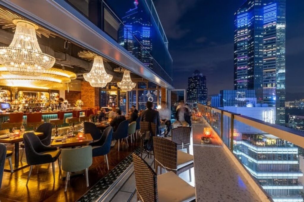 The best happy hours in Hong Kong to quench your thirst right now 3 Top Town The best happy hours in Hong Kong to quench your thirst right now