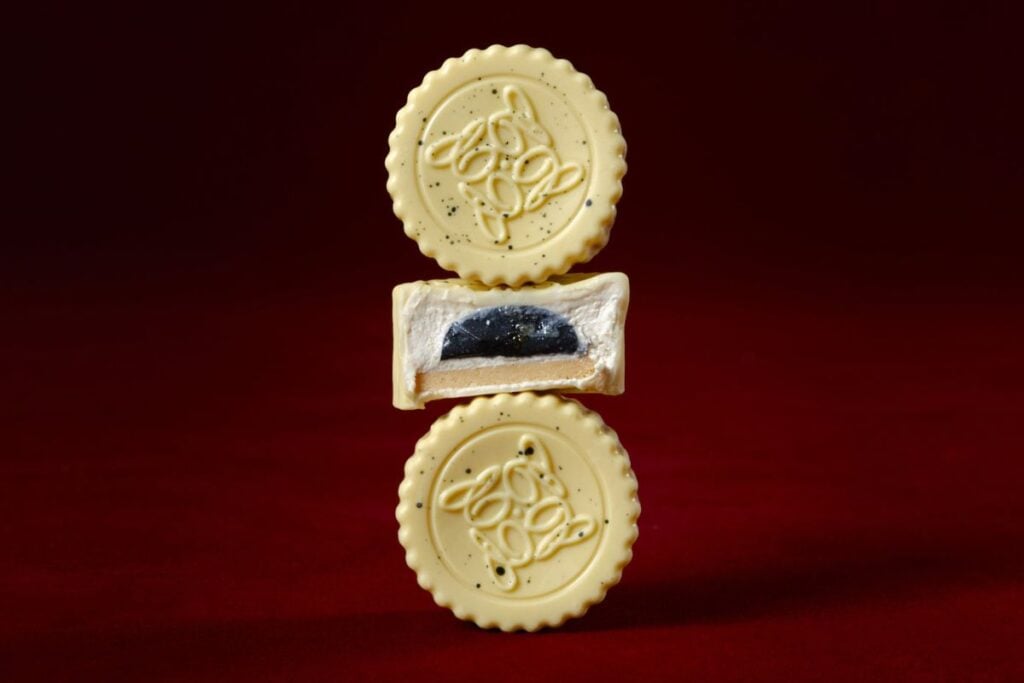 Caviar Cakery delivers unique cheese- & caviar-flavoured Mid-Autumn mooncakes