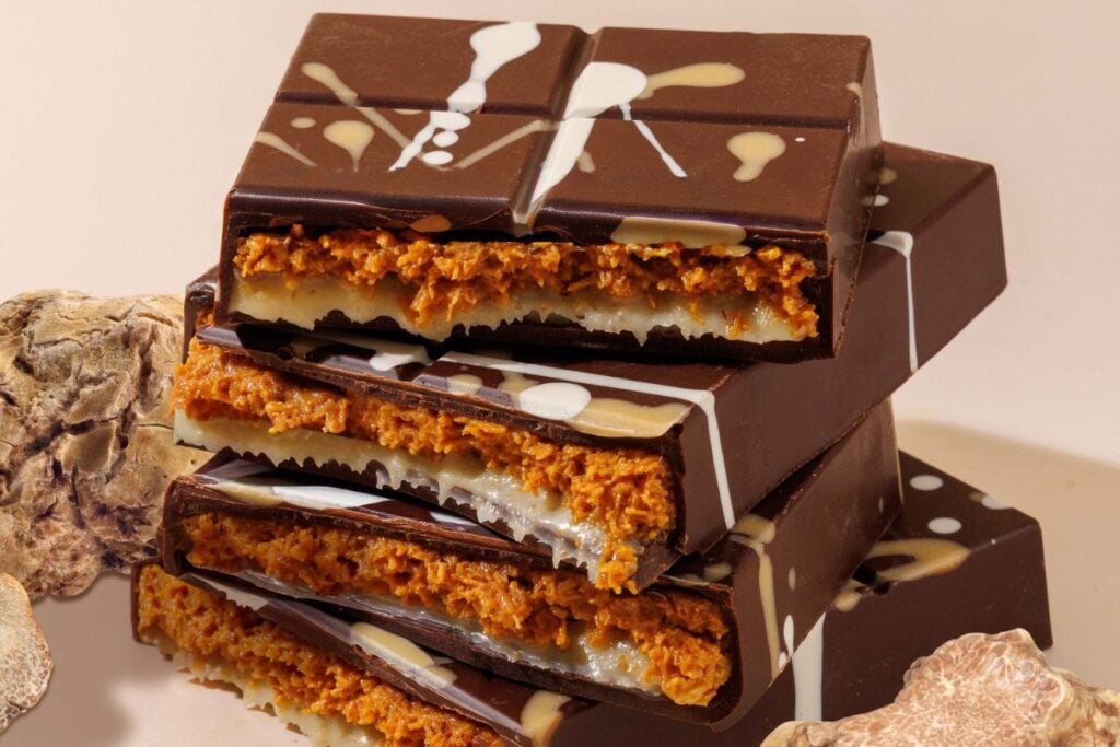 DALLOYAU delights this autumn with white truffle soft serve & crispy chocolate DALLOYAU delights this autumn with white truffle soft serve & crispy chocolate