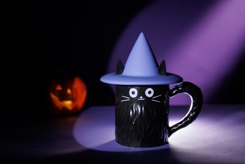 Starbucks offers “Haunted Coffee House” food, drinks, & merch for Halloween