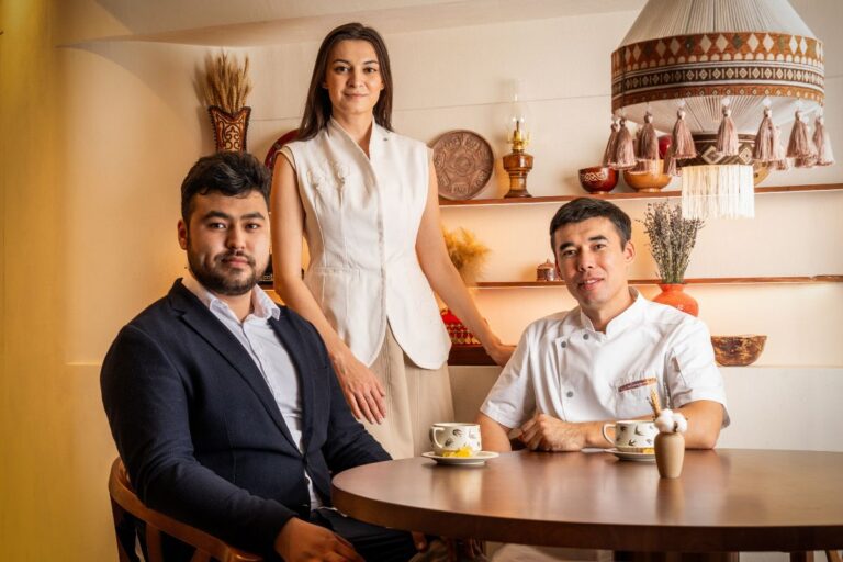 Foodie and Yurt, Hong Kong