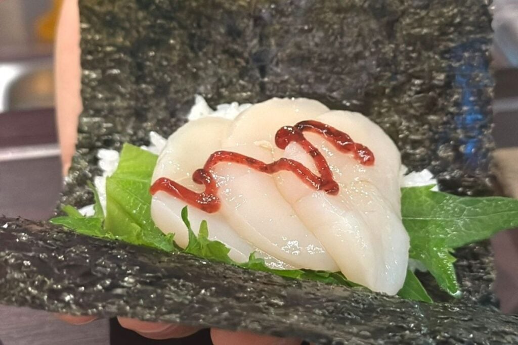 scallop roll Roru Baru review