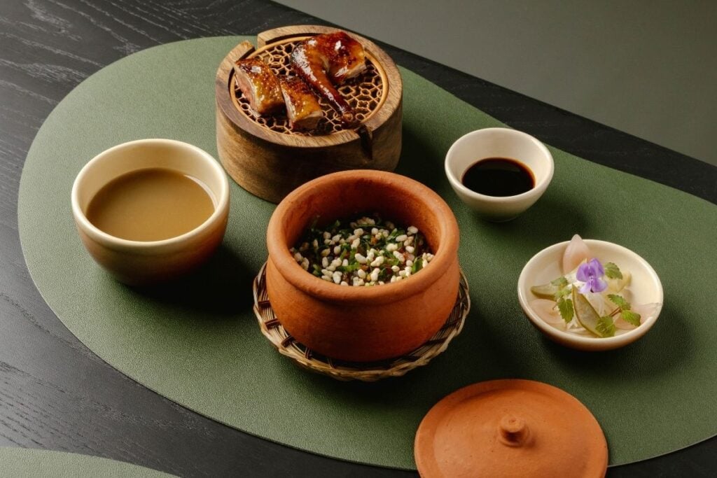 Elizabeth Chu shows Vietnam’s progressive and sophisticated side of dining in Hong Kong with new restaurant le le 5 le le new restaurant Elizabeth Chu phở gà