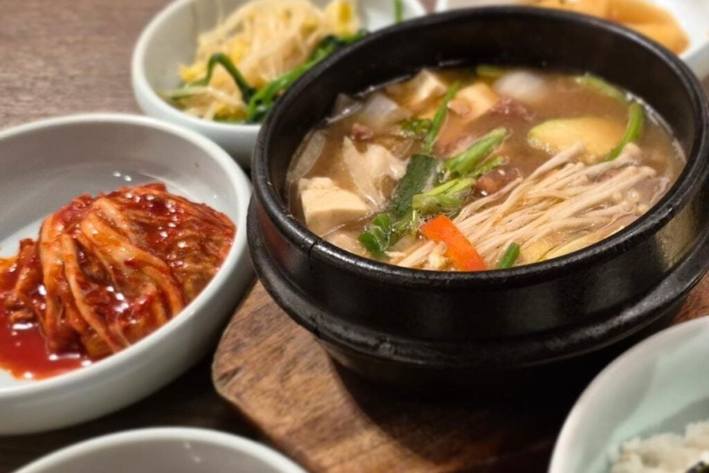 The best Korean restaurants in Hong Kong, when you’re dreaming of banchan, bibimbap, & bulgogi 15 Da Hwa Won The best Korean restaurants in Hong Kong