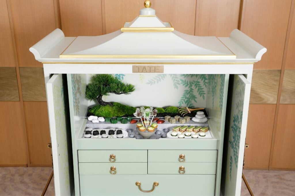 5 unmissable auction items on offer at Foodie x r é n In the Kitchen Charity Night on Sep. 2 1 TATE trolley auction items Foodie x r é n In the Kitchen Charity Nigh