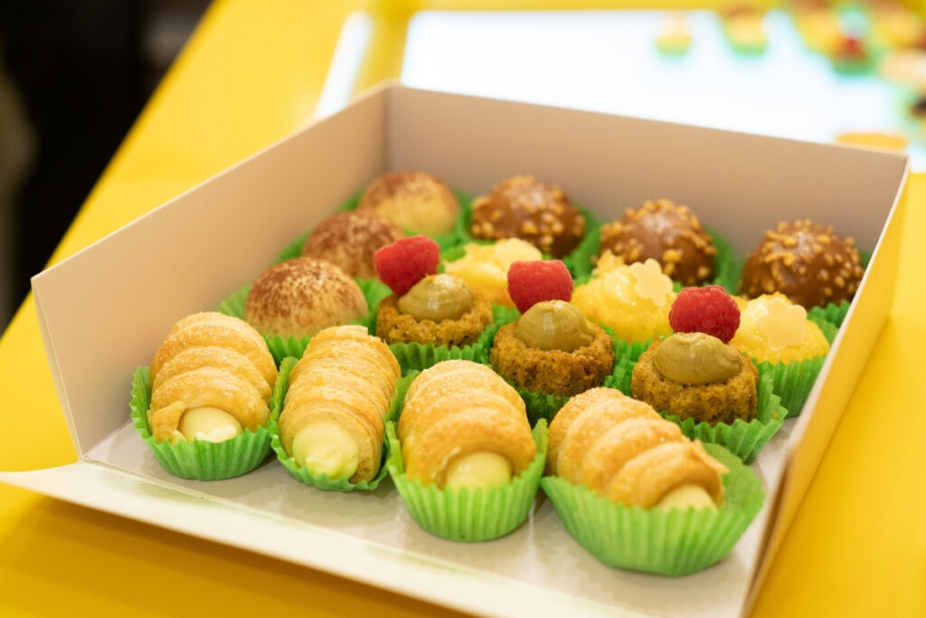 Pastry chefs César Augustyniak and Fabio Bardi mini pastries at Sugar Daddy